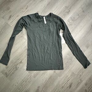 Athleta NWT Momentum Seamless long sleeve